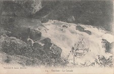 84 Vaucluse à la cascade