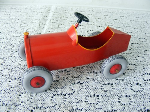 Magnifique petite voiture