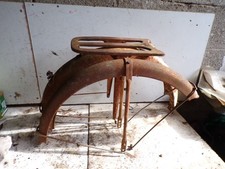 Paire de garde boues av 44