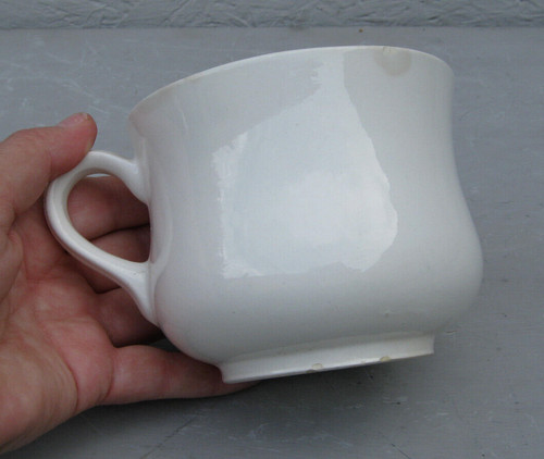 Ancienne grande tasse - , à