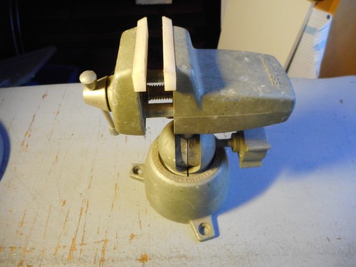 Etau pivotant multi - etau,