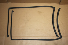 GENUINE BMW E30 TOURING REAR LEFT & RIGHT DOOR RUBBER GASKET SEAL & CLAMP x2 OEM