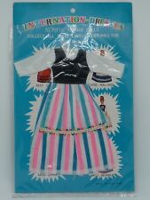 JOUET ANCIEN JOUET DE BAZAR VETEMENTS DE POUPEES INTERNATION DRESS