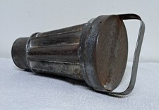 Ancien moule à glace en fer blanc . 20 cm de hauteur. Ustensiles de cuisine