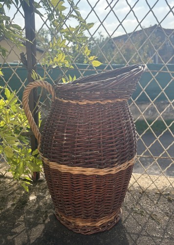 Très beau panier - forme, cruche