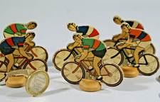 7 ANCIENS CYCLISTES MINIATURES