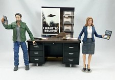 X-Files - Agents Fox Mulder & Dana Scully - Diamond Select (loose)