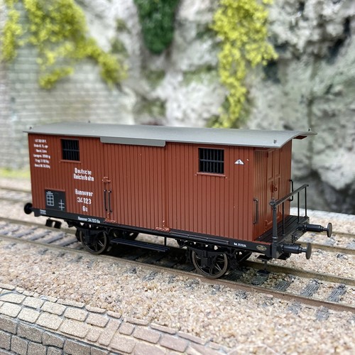 Wagon marchandises couvert - , gu