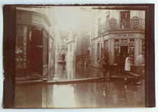 Flood, flood city, counter bar weapon, A. RIdet - old photo snapshot