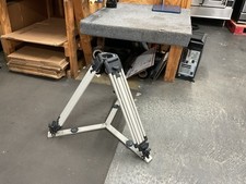 Vinten 2-Stage Aluminium Tripod W/ Spreader 62 inch 75MM Bowl