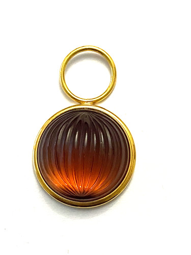 Pendentif métal doré - en,