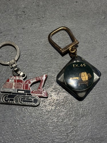Ancien porte cle poclain - ancien, :