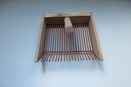 Ancien peigne à - ,
