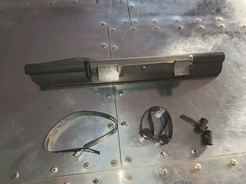 Capot tole fusil - , avec