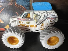 Monster Jam Truck Great Clips Mohawk Warrior Gears & Galaxies 1:64  