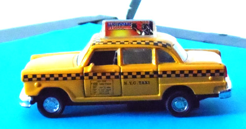 Voiture taxi jaune de - ,