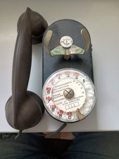 Téléphone mural ancien