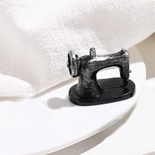 Accessoires de meubles de maison de poupée Machine à coudre résine bricolage