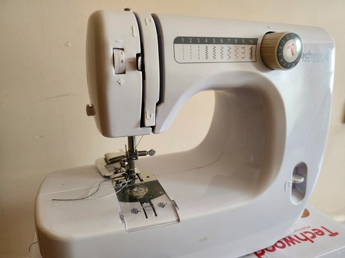 Machine coudre techwood - à,