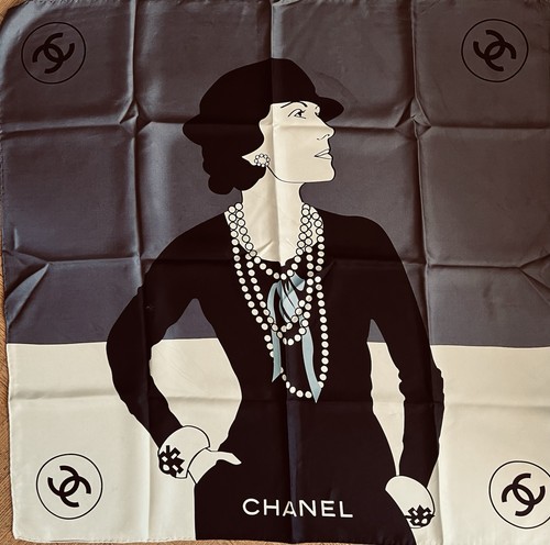 Magnifique foulard chanel - magnifique,