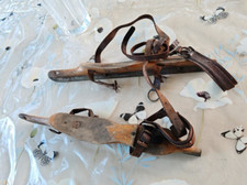 Paire Patins à glace ideal déco chalet, montagne, art populaire fin XIX début XX