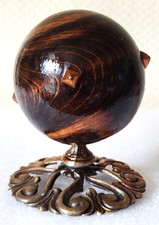 Boule d'escalier en bois et