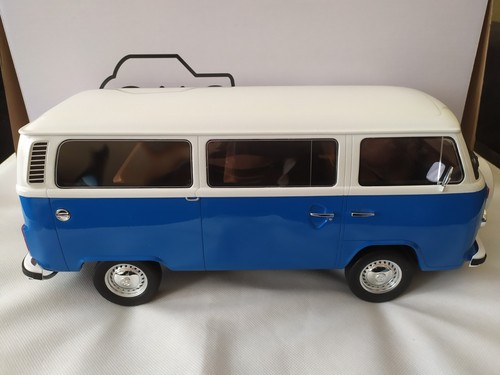 Volkswagen kombi white - kombi, white-blue