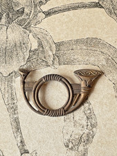 Insigne en métal doré - Cor