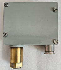 TRAFAG PRESSOSTAT 9042.380 PRESSURE TRANSMITTER BEREICH: 2-25 bar