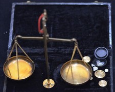 Vintage Antique brass balance scales in plush velvet-lined case - FREE SHIPPING!