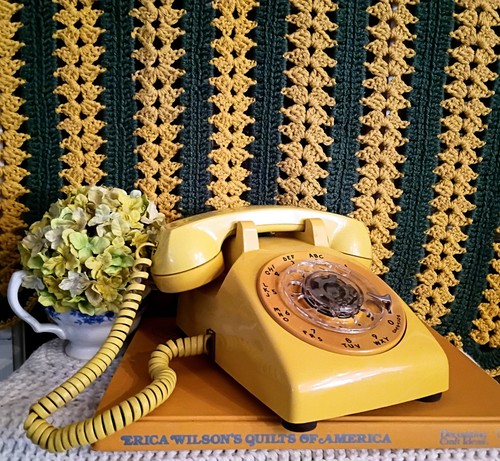 Vintage retro harvest yellow - retro,
