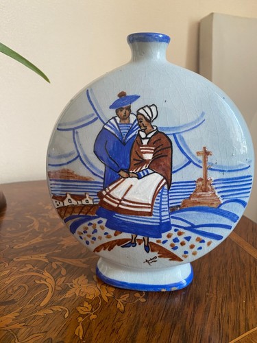 Très joli vase breton signé - très,