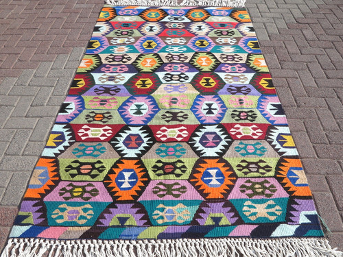 Tapis turc multicolore fait