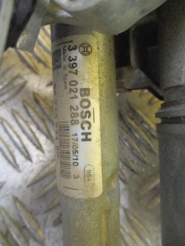 Moteur essuie glace avant
