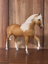 Breyer TESORO #867 Palomino El Pastor