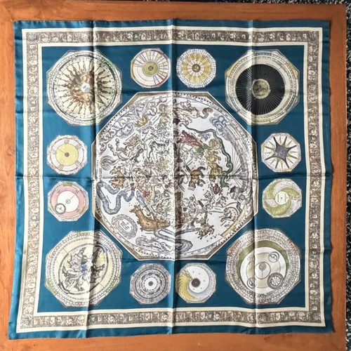 Grand foulard soie neuf - , bleu