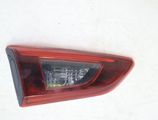 Feu arrière gauche à l'intérieur Mazda CX 3 DK 95406