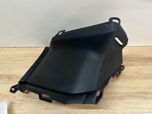Cache plastique carenage - un,