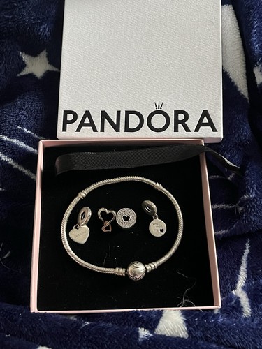 Saisir bracelet pandora et - saisir,