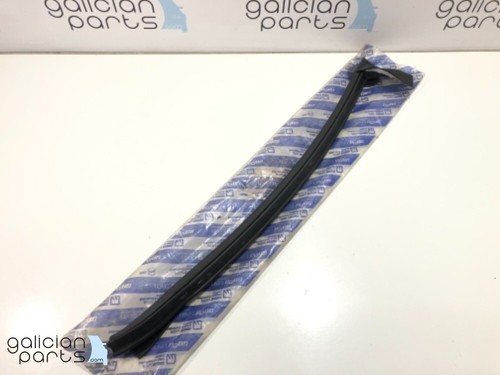46730825 gomme pilier avant - gomme,