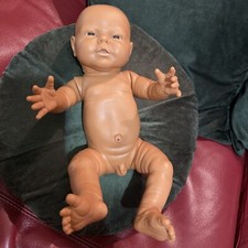 bébé poupon poupée Berjusa, bébé reborn garçon Sexué Métissé, 40cm Noir Baigneur