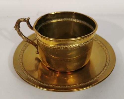 Ancienne tasse sous - ancienne,
