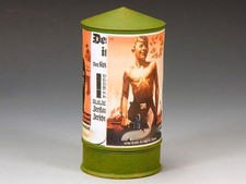 King and Country - Décor