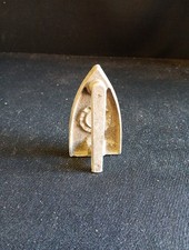 ANCIEN PETIT FER A REPASSER EN