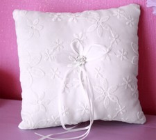 Coussin Mariage Porte Alliances Broderie Noeud Blanc Strass  NEUF