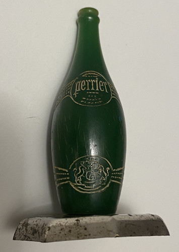 Porte menu bouteille perrier - menu,