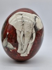 oeuf d'autruche décoré