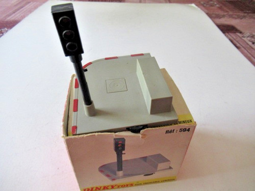 Dinky toys ref 594 - dinky,