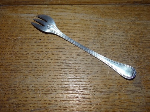 Une fourchette huitre en - fourchette,