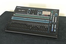 Allen & Heath Qu-24 24-Channel Digital Mixing Console CG01Q33